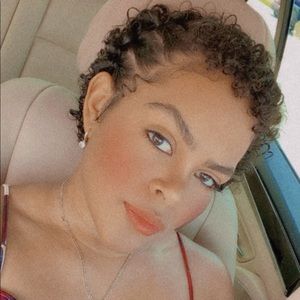 Meet your Posher, Eveling